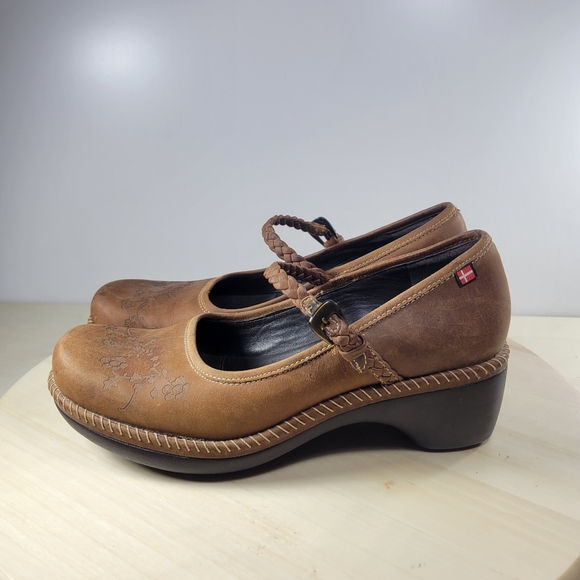 ECCO Sussex Brown Leather Floral Tooled Mary Jane Clogs Women’s size EU 39 - Picture 3 of 16